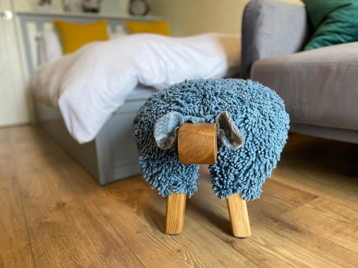 Abbey Farm Luxury Glamping Hotel Rhuddlan Kültér fotó
