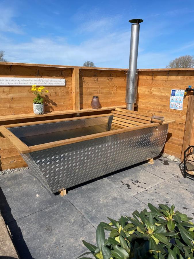 Abbey Farm Luxury Glamping Hotel Rhuddlan Kültér fotó