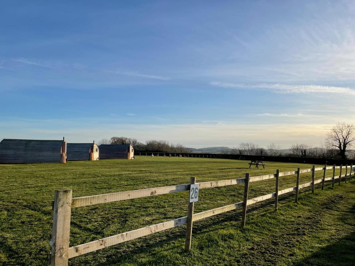 Abbey Farm Luxury Glamping Hotel Rhuddlan Kültér fotó
