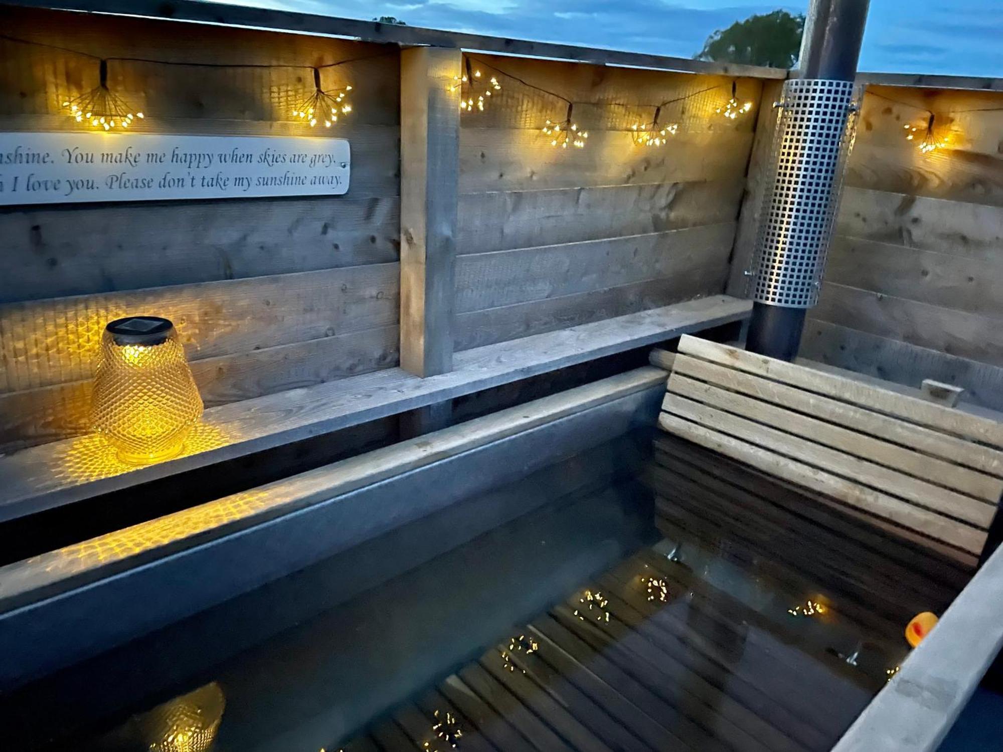 Abbey Farm Luxury Glamping Hotel Rhuddlan Kültér fotó