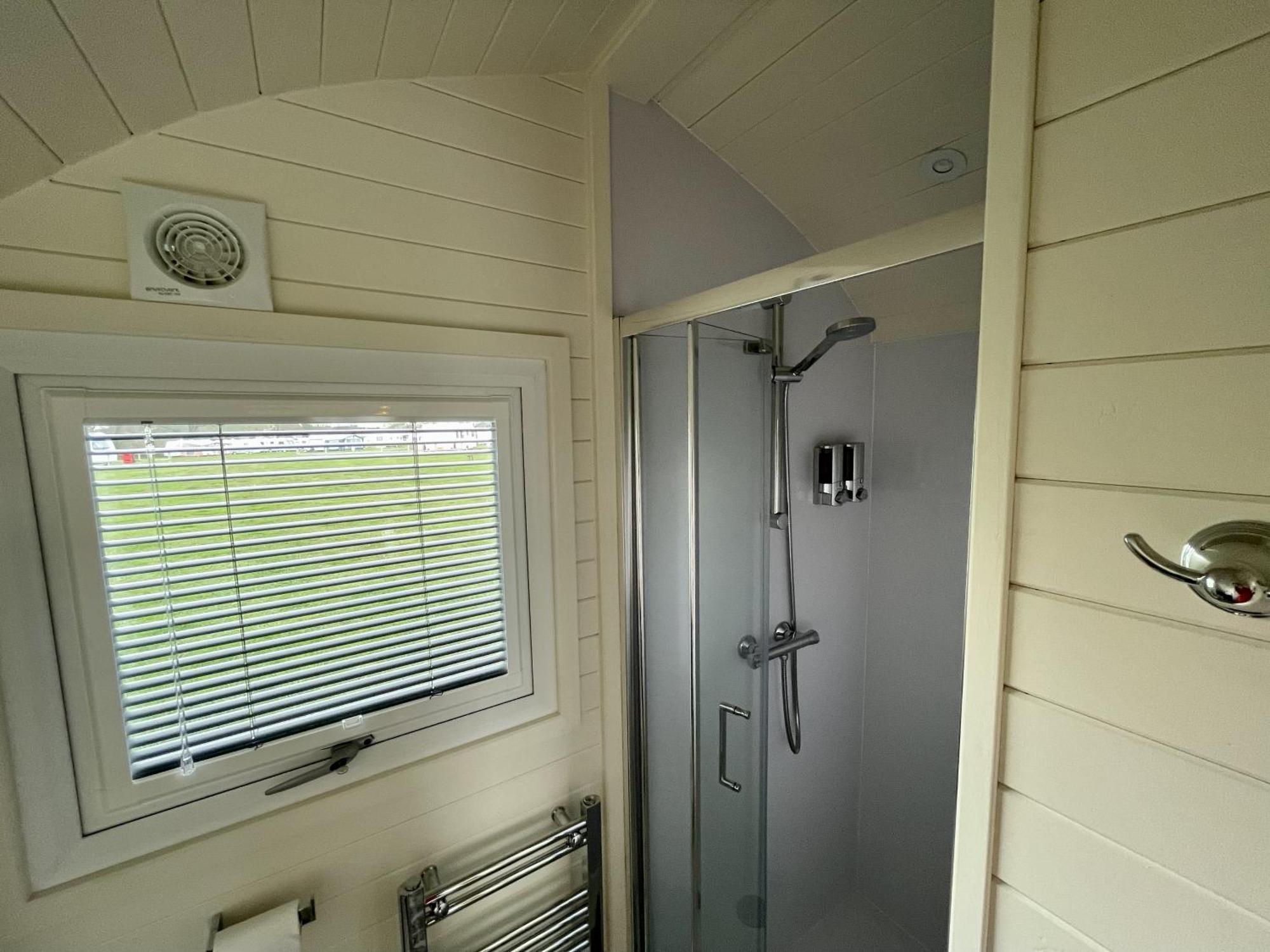 Abbey Farm Luxury Glamping Hotel Rhuddlan Kültér fotó