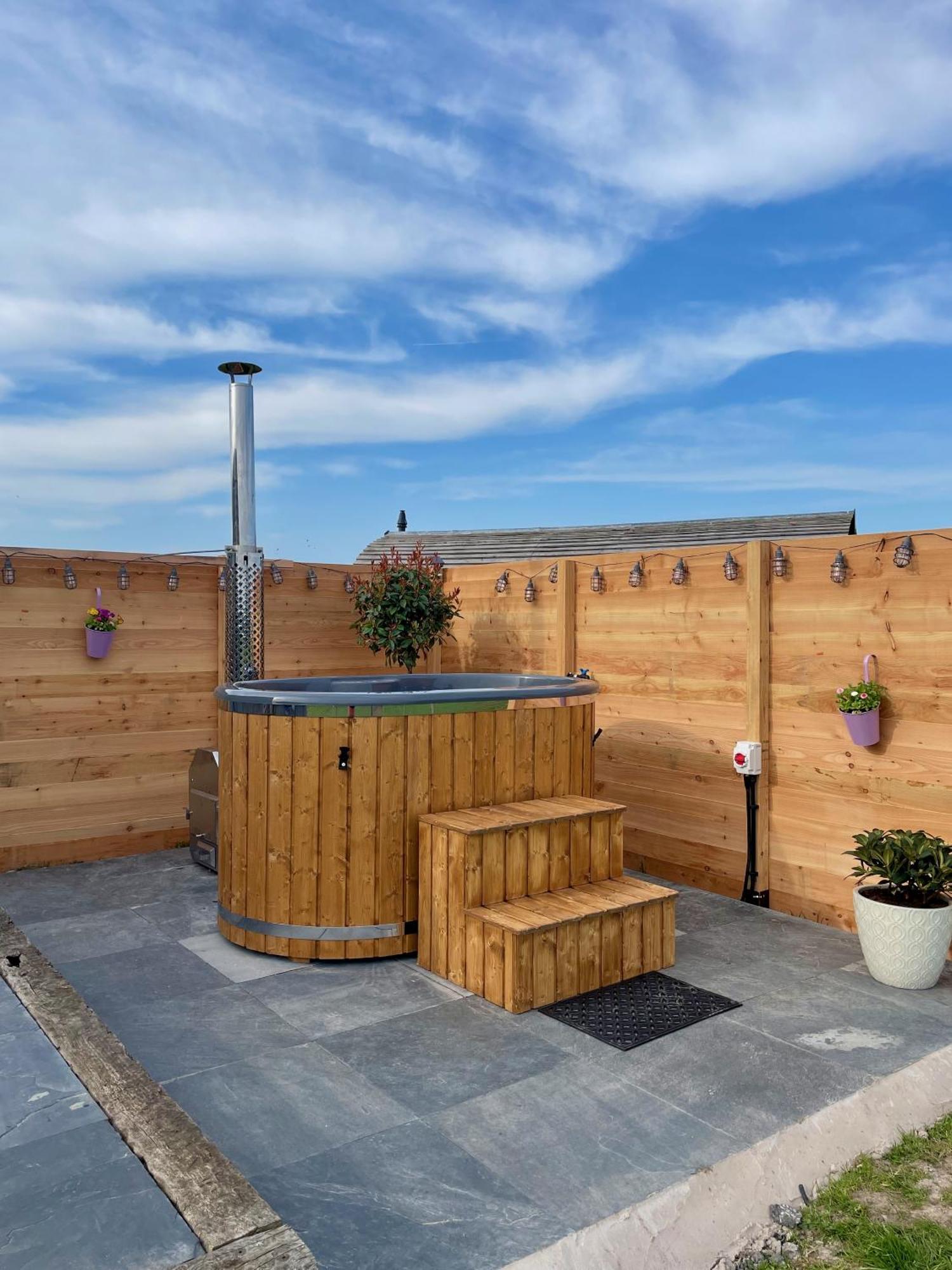 Abbey Farm Luxury Glamping Hotel Rhuddlan Kültér fotó