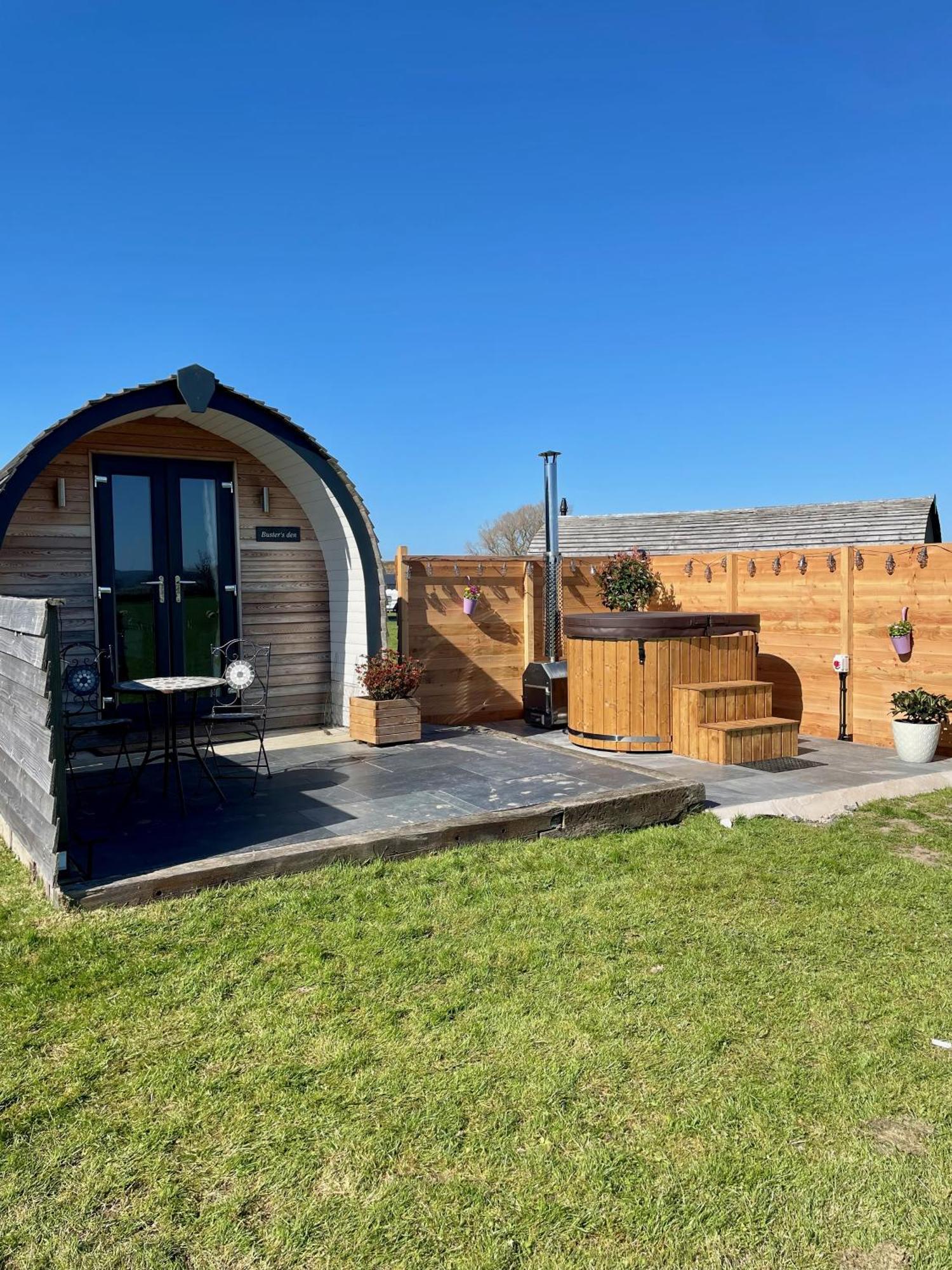 Abbey Farm Luxury Glamping Hotel Rhuddlan Kültér fotó